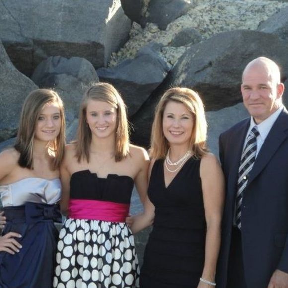 Meet your Posher, Julie - Picture 1 of 1